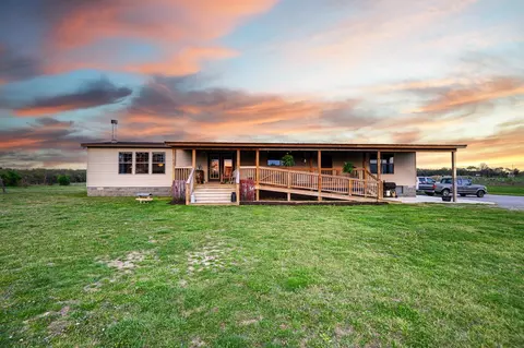 658 Deberry Rd, Morrison, TN 37357