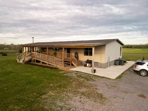 Exterior - 658 Deberry Rd, Morrison, TN 37357 photo 4 of 13