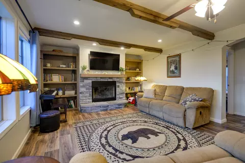 Living - 658 Deberry Rd, Morrison, TN 37357 photo 5 of 5
