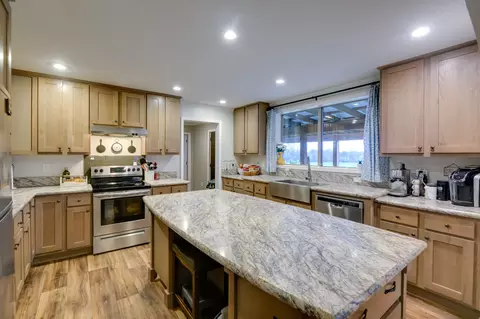 Kitchen - 658 Deberry Rd, Morrison, TN 37357 photo 2 of 11