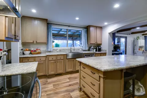 Kitchen - 658 Deberry Rd, Morrison, TN 37357 photo 11 of 11