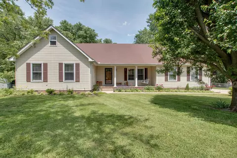 1732 Mankin Cir, Murfreesboro, TN 37127
