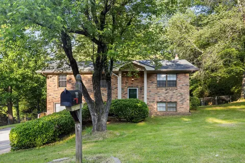 192 Laurelwood Cir, Rossville, GA 30741