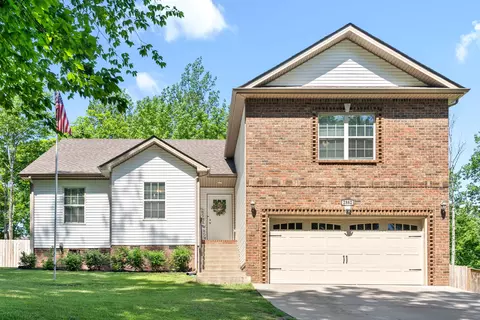 2862 E Old Ashland City Rd, Clarksville, TN 37043
