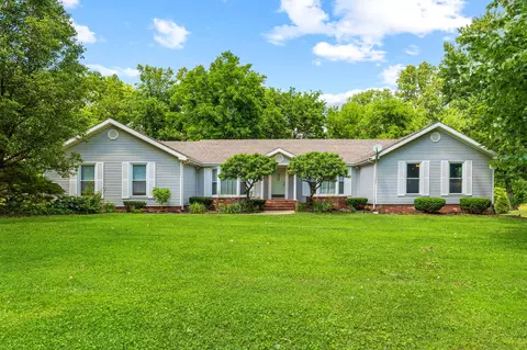112 Quail Ridge Dr, Hopkinsville, KY 42240
