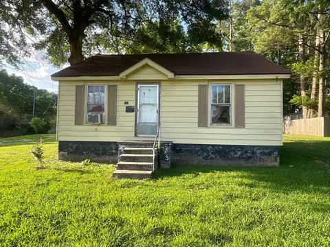 904 Tibbs St, Dyersburg, TN 38024
