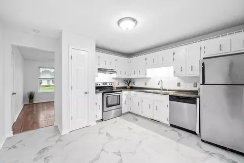 316 Hunter Owens Ct, Oak Grove, KY 42262