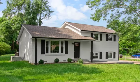 302 Verdun Dr, Clarksville, TN 37042