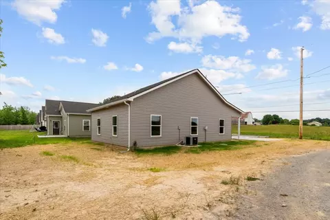 Exterior - 132 Eno Rd, Dickson, TN 37055 photo 6 of 6