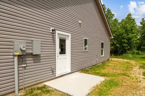 Exterior - 132 Eno Rd, Dickson, TN 37055 photo 4 of 6