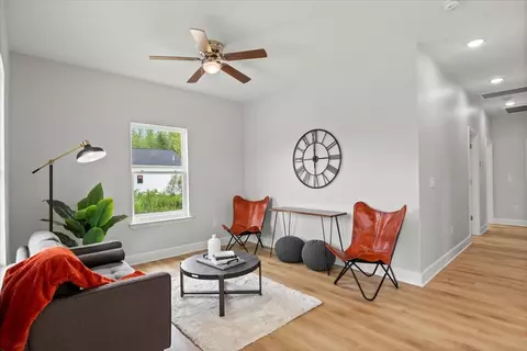 Entry Way - 132 Eno Rd, Dickson, TN 37055 photo 1 of 2