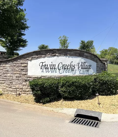 525 Riverwatch Way, Winchester, TN 37398