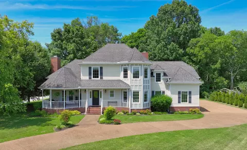 1014 Jenkins Ln, Hendersonville, TN 37075