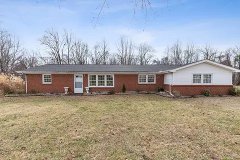 203 Cothron Dr, Lafayette, TN 37083