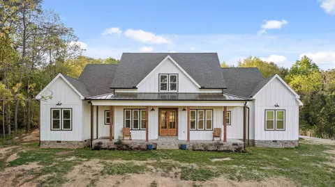 2085 Burton Rd, Sale Creek, TN 37373