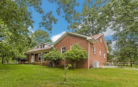 108 Sunset Dr, Decherd, TN 37324 photo 1