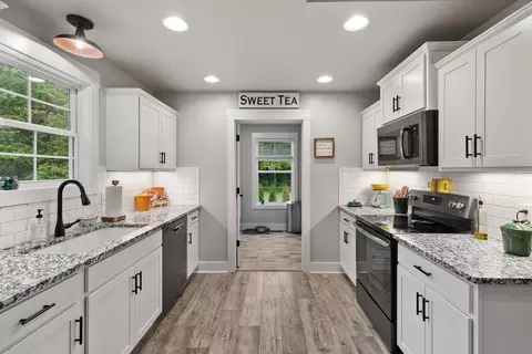 Kitchen - 4476 Beards Chapel Rd, Springfield, TN 37172 photo 2 of 5