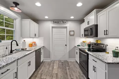 Kitchen - 4476 Beards Chapel Rd, Springfield, TN 37172 photo 1 of 5