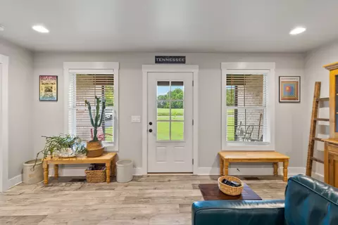 Entry Way - 4476 Beards Chapel Rd, Springfield, TN 37172 photo 2 of 7