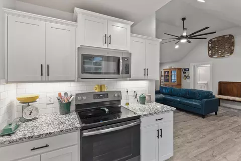Kitchen - 4476 Beards Chapel Rd, Springfield, TN 37172 photo 5 of 5