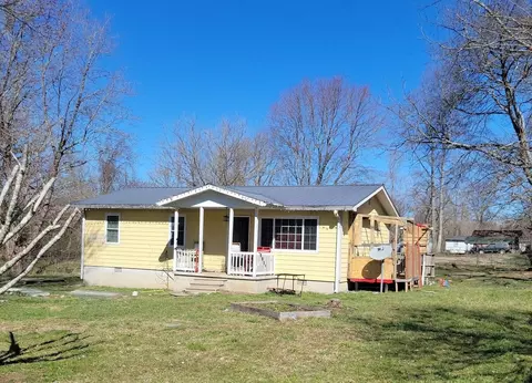 56 E 58 E 1st St, Tracy City, TN 37387