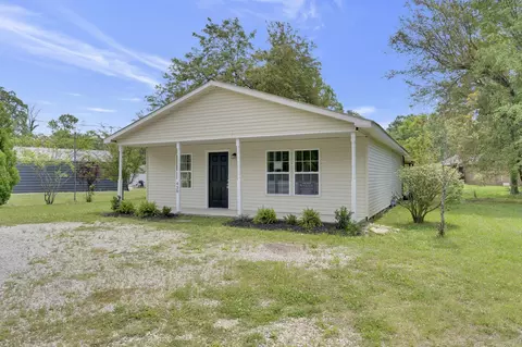 Exterior - 430 W Maple St, Morrison, TN 37357 photo 2 of 5