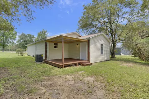 Exterior - 430 W Maple St, Morrison, TN 37357 photo 4 of 5