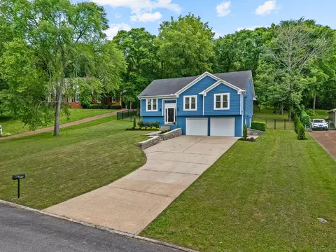 806 Rockwood Dr, Nolensville, TN 37135