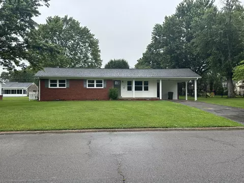 412 9th St, Lawrenceburg, TN 38464