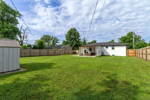Exterior - 206 Greer Dr, Springfield, TN 37172 photo 2 of 4