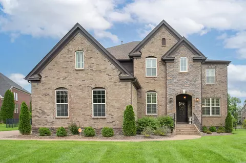 100 Berryview Ct, Hendersonville, TN 37075