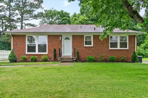 830 Glendale Dr, Clarksville, TN 37043