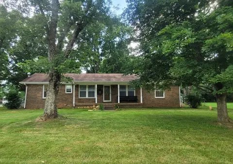 1000 Gayle Ln, Ashland City, TN 37015