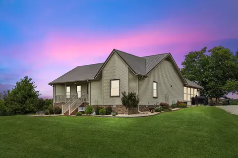 1122 Tamara Ln, Columbia, TN 38401