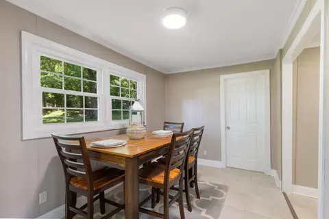 Dining - 1076 Highway 47 E, Dickson, TN 37055 photo 2 of 2