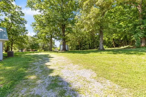 Exterior - 1076 Highway 47 E, Dickson, TN 37055 photo 11 of 11