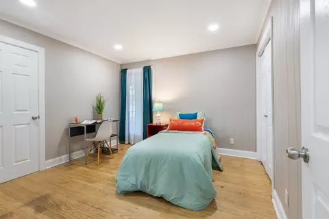 Bedroom - 1076 Highway 47 E, Dickson, TN 37055 photo 2 of 3