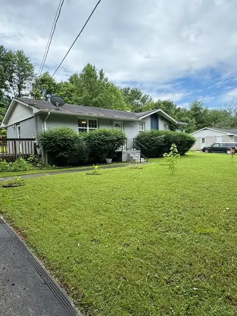 206 Hoover Dr, Mcminnville, TN 37110