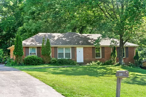 402 Corinne Cir, Clarksville, TN 37040