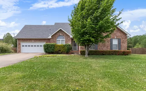 1155 Thornberry Dr, Clarksville, TN 37043