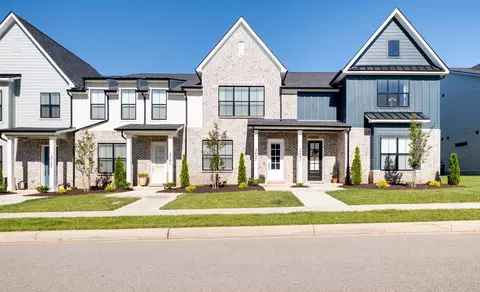 2697 Bramblewood Ln, Thompsons Station, TN 37179