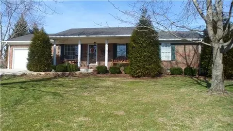 510 Donna Cir, Lawrenceburg, TN 38464