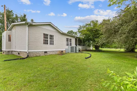 697 Poplar Ridge Rd, Chapmansboro, TN 37035