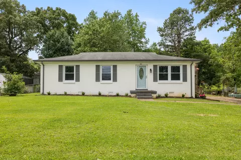 104 Spanish Ct, Dickson, TN 37055