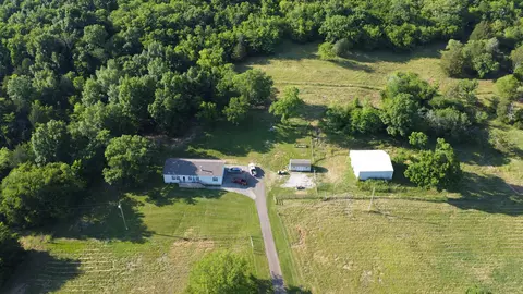 665 Honeysuckle Lane Rd, Bethpage, TN 37022