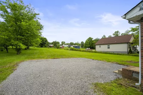 2411 17th Ave E, Springfield, TN 37172 photo 5
