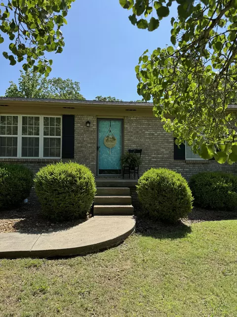 821 Oakland Dr, New Johnsonville, TN 37134