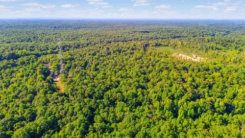 2701 Gray Branch Rd, Mcewen, TN 37101
