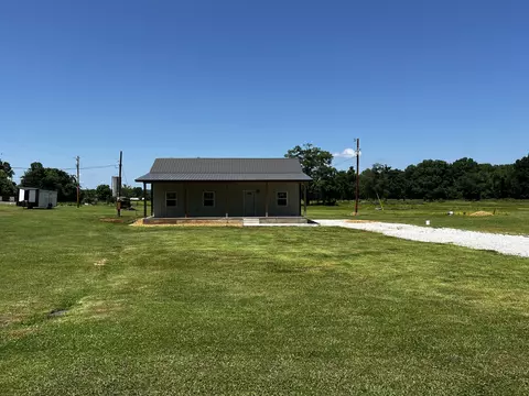 757 Isbell Ln, Decherd, TN 37324