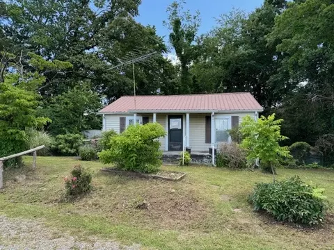 378 Creek Rd, Smithville, TN 37166